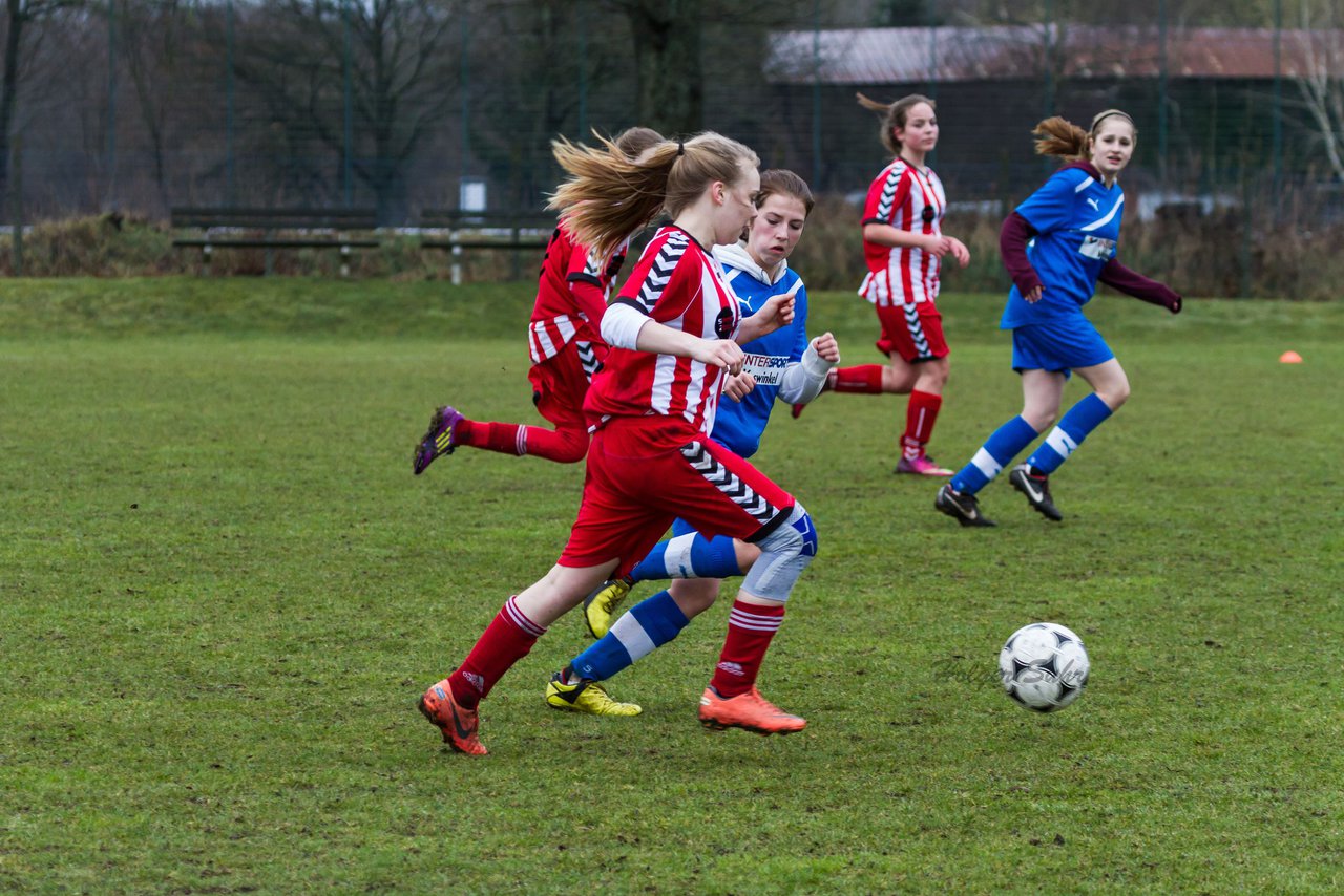 Bild 209 - C-Juniorinnen FSG-BraWie 08 - TuS Tensfeld : Ergebnis: 0:8